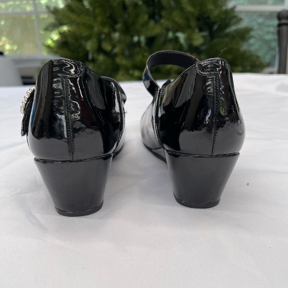 Christie & Jill Little & Big Girls Heart Round Toe Mary Jane Shoes Black, Size 3 - Picture 7 of 8